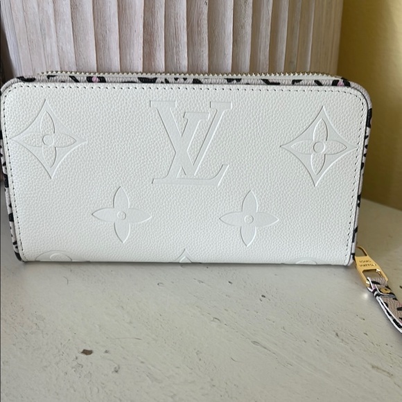 None Handbags - White Wallet with Monogram Pattern and Zipper Closure Inspired